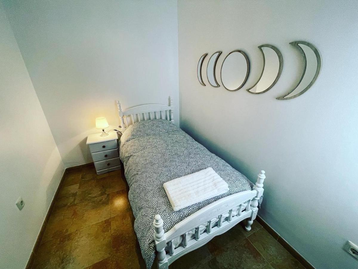 Apartamentos Colon Pondos Linares (Jaen) Esterno foto